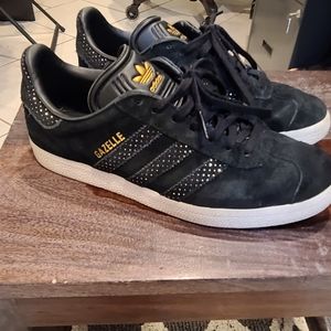 Adidas woman's gazelle black and gold size 7